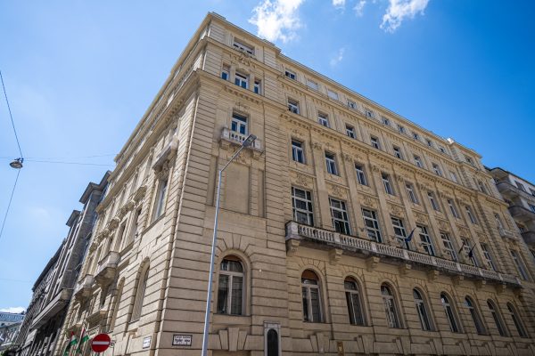 Jelentős támogatással folytatódnak a felújítások