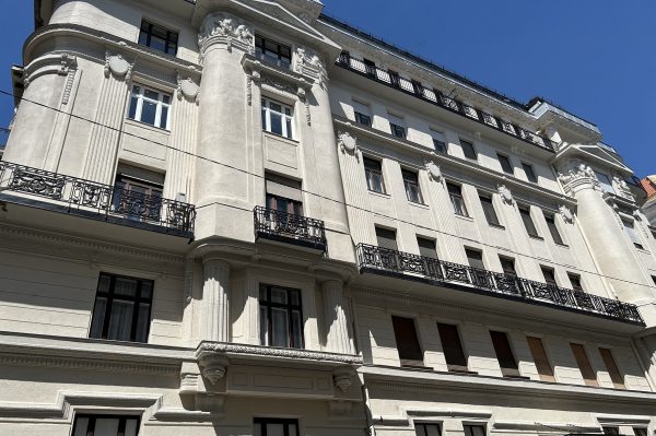 Megújult a Zoltán utca 6. társasház homlokzata